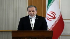 إيران تعلق مفاوضات الاتفاق النهائي مع واشنطن.. عراقجي: لا حوار تحت التهديد وتصعيد جديد في مضيق هرمز