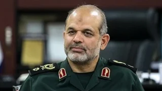 أول ظهور لقائد الحرس الثوري منذ الحرب.. أحمد وحيدي يشارك في مراسم وداع خامنئي
