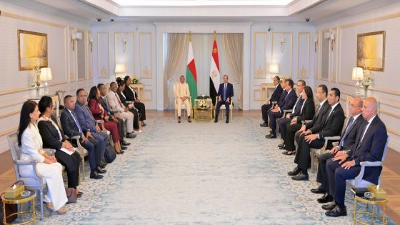 السيسي ورئيس مدغشقر يبحثان تعزيز التعاون ويشهدان توقيع اتفاقيات ومذكرات تفاهم في مدينة العلمين