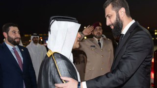 الرئيس السوري أحمد الشرع يصل الدوحة لتقديم العزاء في وفاة الأمير الوالد الشيخ حمد بن خليفة آل ثاني