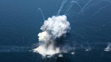 الحرس الثوري الإيراني يعلن انفجار ناقلتي نفط ويزعم استهداف مواقع أميركية في الأردن والكويت
