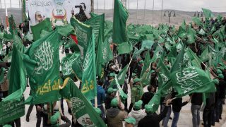 رايات «حماس» تعود إلى المشهد.. رسائل قوة أم مخاطرة تُعيد إشعال المواجهة؟