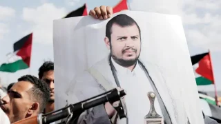 الحوثيون يلوحون بالتصعيد ويعلنون الجاهزية للتحرك ضد الحصار