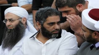 بعد خروجه من المستشفى.. فضل شاكر يعود إلى السجن وترقب لقرار إخلاء سبيله