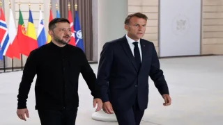 معركة النفوذ على القارة السمراء تشتعل من جديد.. روسيا تتهم فرنسا وأوكرانيا بدعم الإرهاب في الساحل الإفريقي