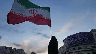 فرص تمديد التفاهم بين واشنطن وطهران تتضاءل.. إيران تصعّد بشأن هرمز