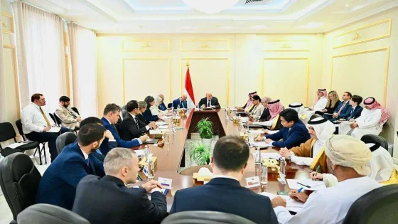 العليمي: السلام في اليمن مستحيل مع جماعة تحتفظ بالصواريخ والمسيّرات