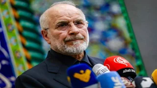 إيران تبحث مع العراق سداد ديون الغاز والكهرباء بالتزامن مع عبور ناقلات النفط عبر هرمز