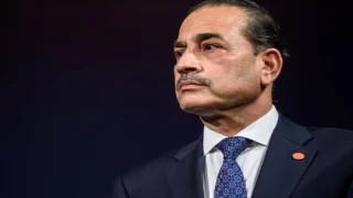 قائد الجيش الباكستاني يبحث مع إيران خفض التصعيد وإعادة فتح مضيق هرمز