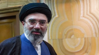 خامنئي يحذر من الانقسام الداخلي في إيران وسط تصاعد الخلاف حول الملف النووي