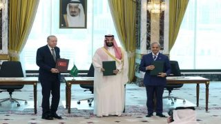 حلف مكة يبدأ أولى خطواته العملية.. أمانة عامة في الرياض برئاسة باكستانية
