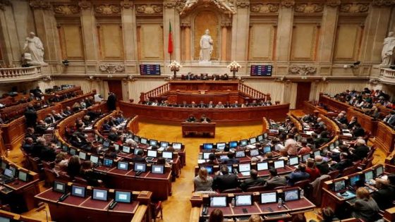 البرتغال تقر قانوناً يحظر تغطية الوجه في الأماكن العامة بعد مصادقة رئاسية