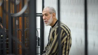 السجن المؤبد بحق مفتي سوريا السابق أحمد حسون بتهم تتعلق بجرائم حرب