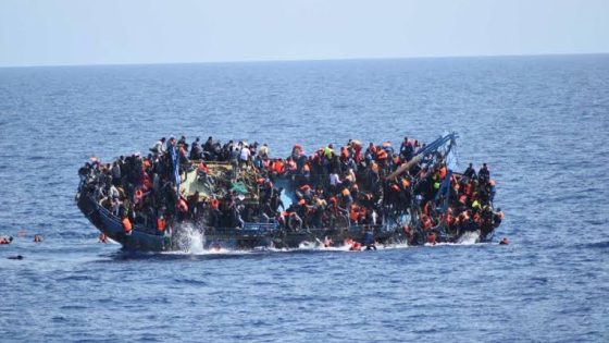 إسبانيا تشدد حدود سبتة بحاجز عائم بعد موجة هجرة أوقعت 67 قتيلاً