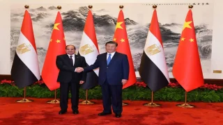 زيارة شي جينبينج إلى مصر تثير القلق .. هل تعيد القاهرة رسم موازين القوة؟