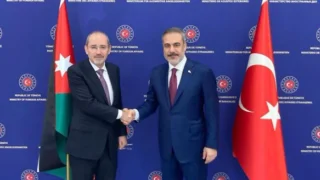 الأردن وتركيا تبحثان تطورات المنطقة.. الصفدي وفيدان يؤكدان أولوية القضية الفلسطينية